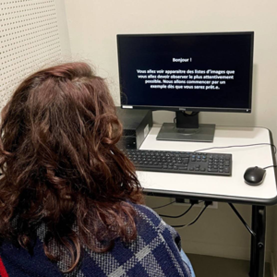 Expérimentations des mécanismes cognitifs derrière les faux souvenirs